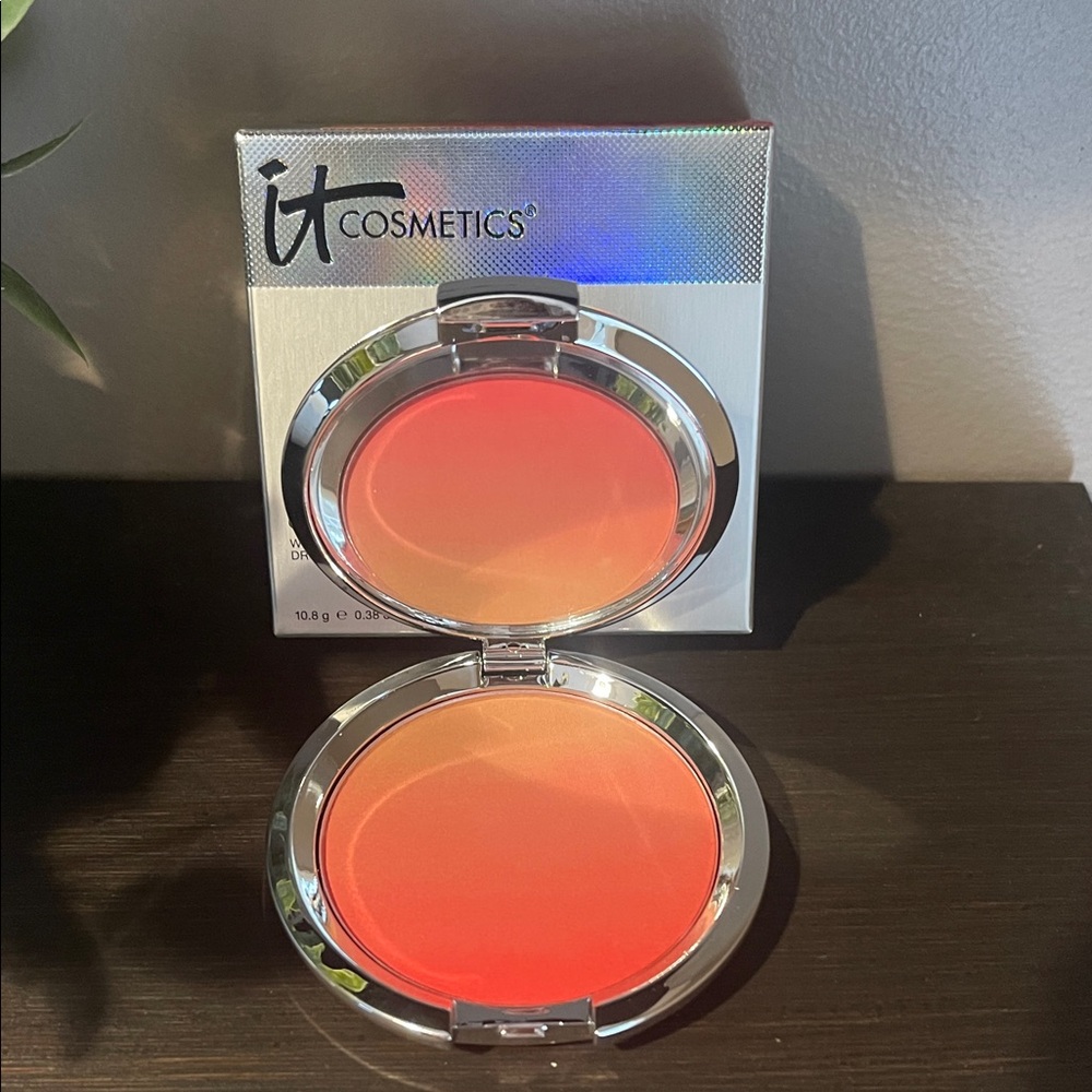 IT Cosmetics CC+ Radiance Ombre Blush - Coral Flush